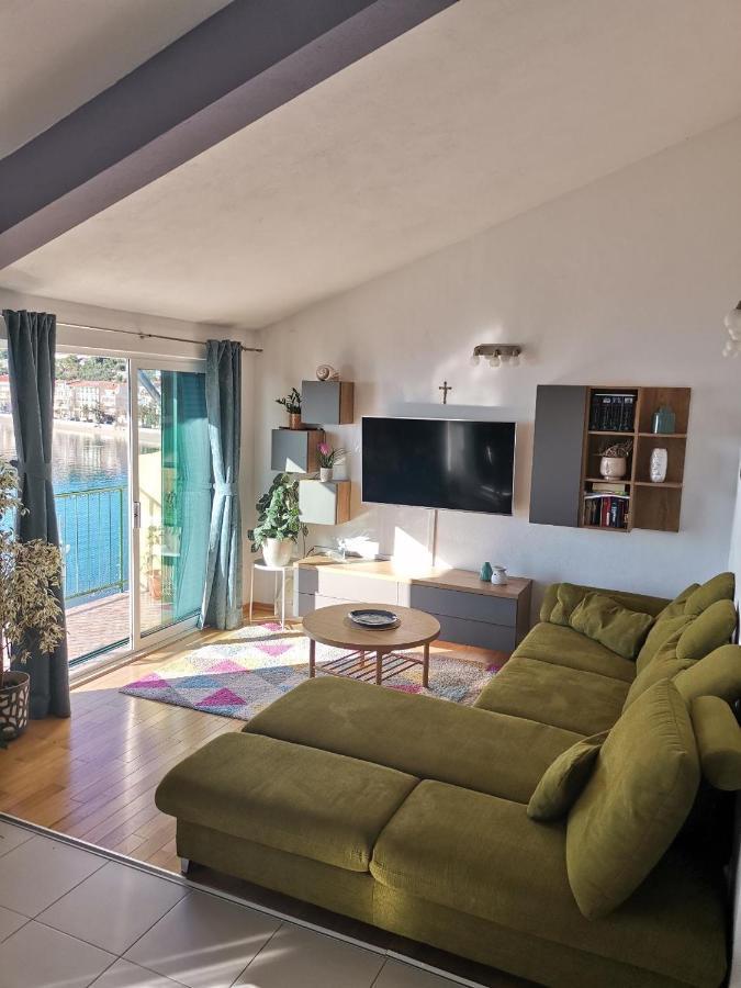 Apartment By The Sea Podgora Exterior photo