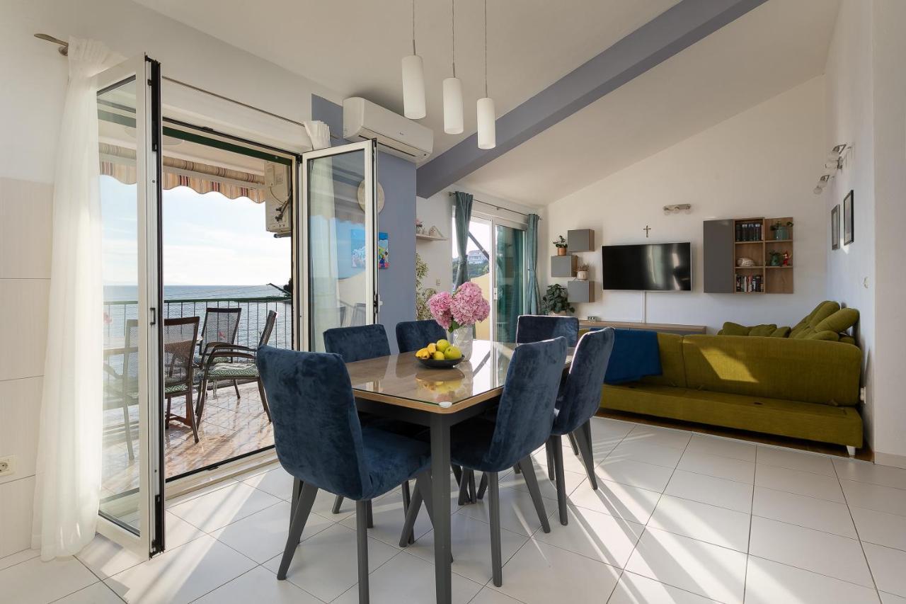 Apartment By The Sea Podgora Exterior photo