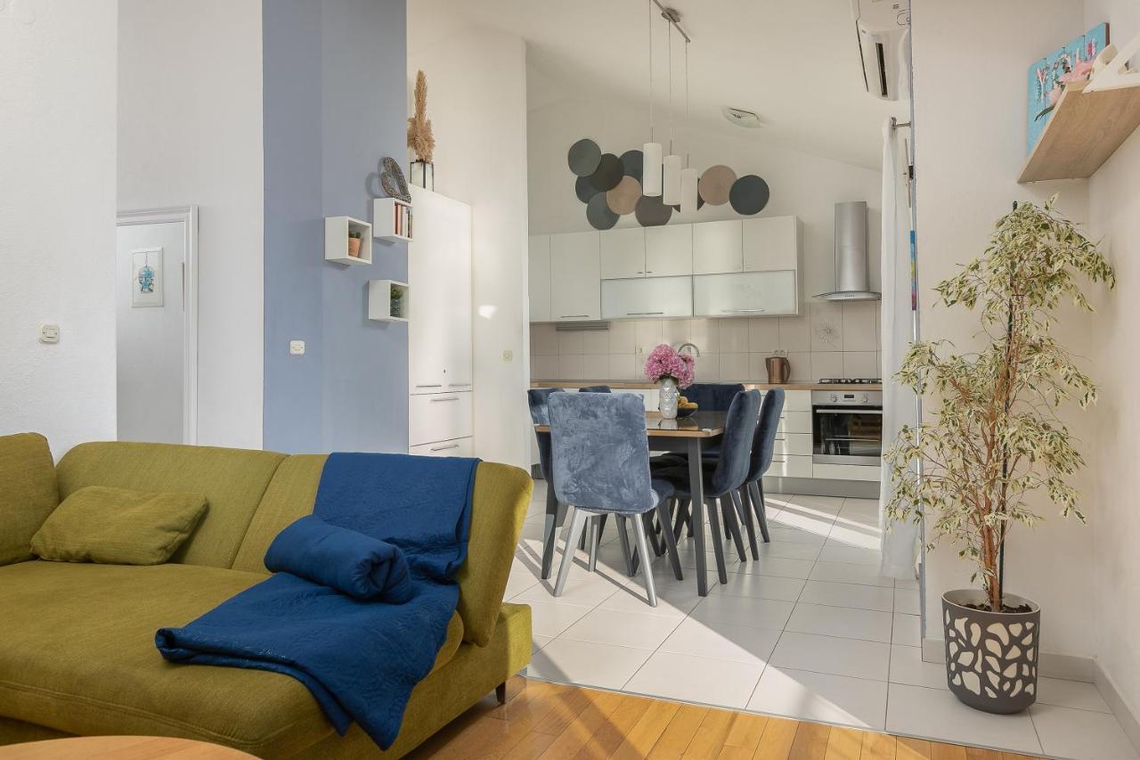 Apartment By The Sea Podgora Exterior photo