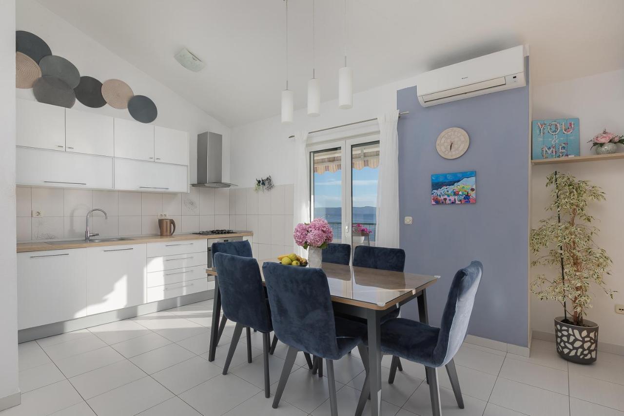 Apartment By The Sea Podgora Exterior photo