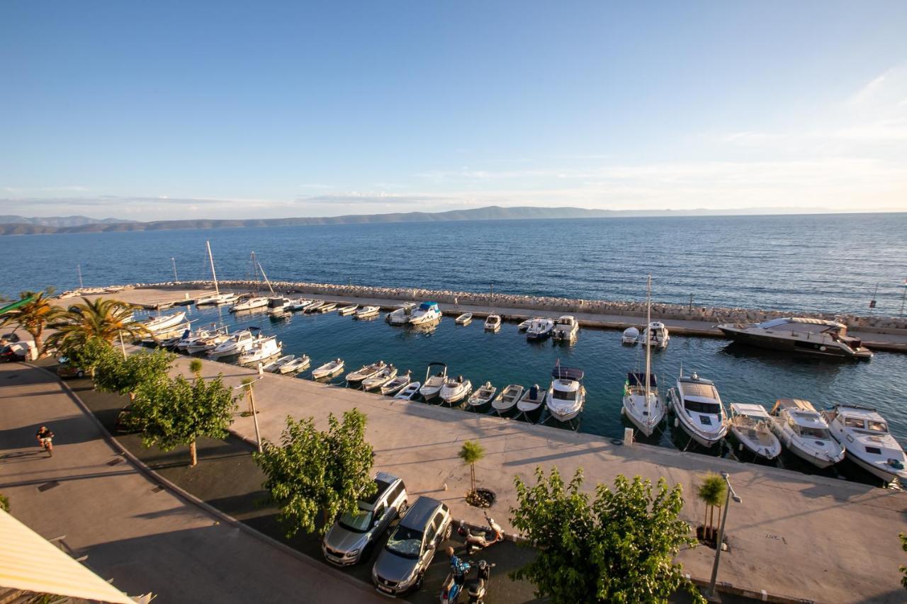 Apartment By The Sea Podgora Exterior photo