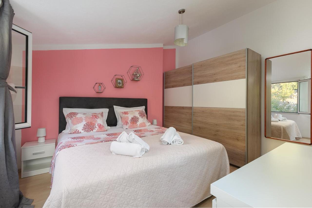 Apartment By The Sea Podgora Exterior photo