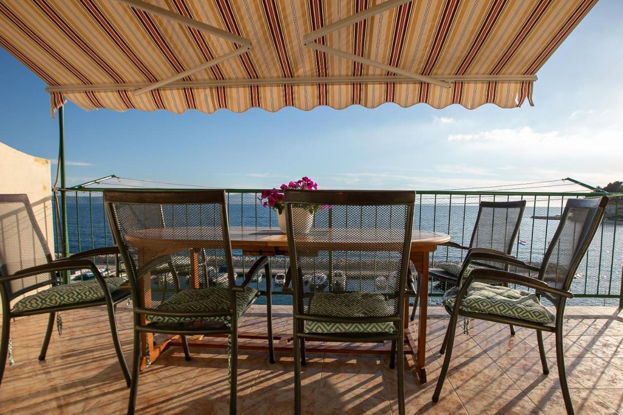 Apartment By The Sea Podgora Exterior photo