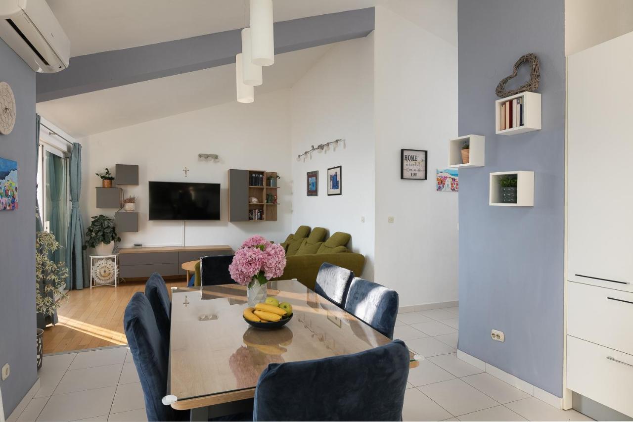 Apartment By The Sea Podgora Exterior photo